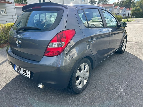 Hyundai i20 4 of 10