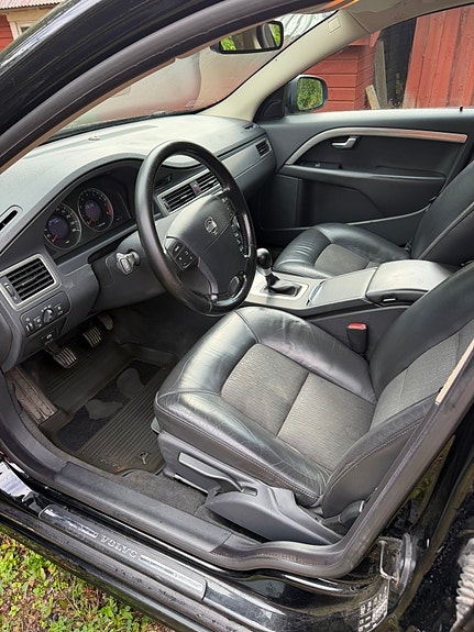 Volvo V70 7 of 11