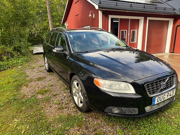 Volvo V70 3 of 11