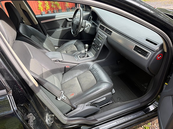 Volvo V70 8 of 11