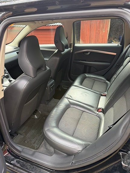 Volvo V70 9 of 11