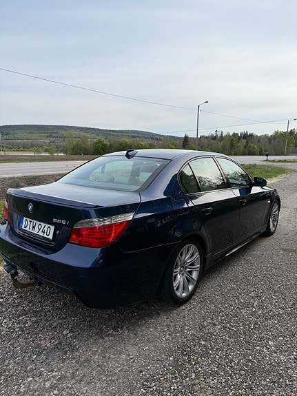 BMW 525i 3 of 9
