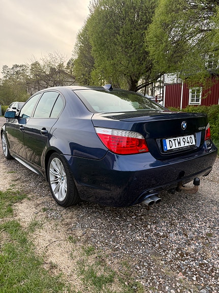 BMW 525i 4 of 9