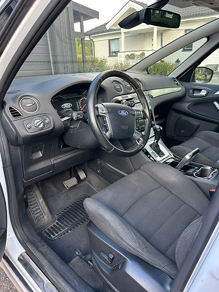 Ford S-MAX 4 of 9