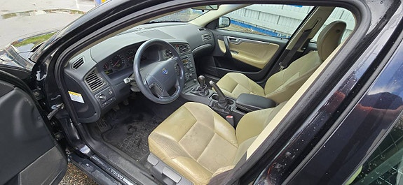 Volvo V70 5 of 5