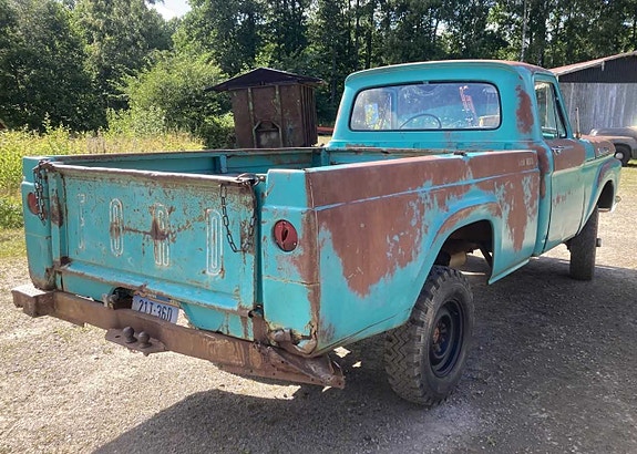 Ford F-100 3 of 22