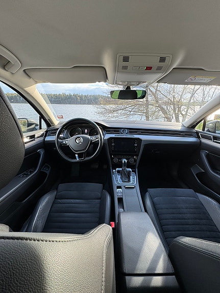 Volkswagen Passat 3 of 8