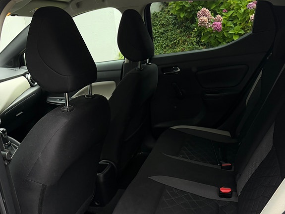 Nissan Micra 7 of 7