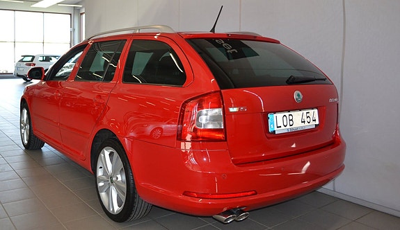 Skoda Octavia 2 of 14