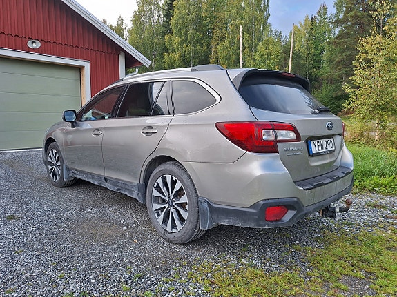 Subaru Outback 3 of 8