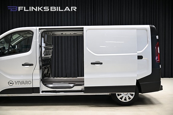 Opel Vivaro 8 of 27