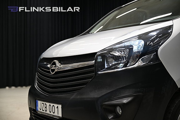 Opel Vivaro 2 of 27
