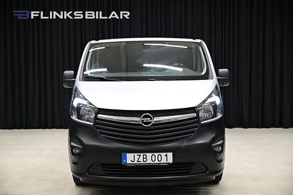 Opel Vivaro 12 of 27