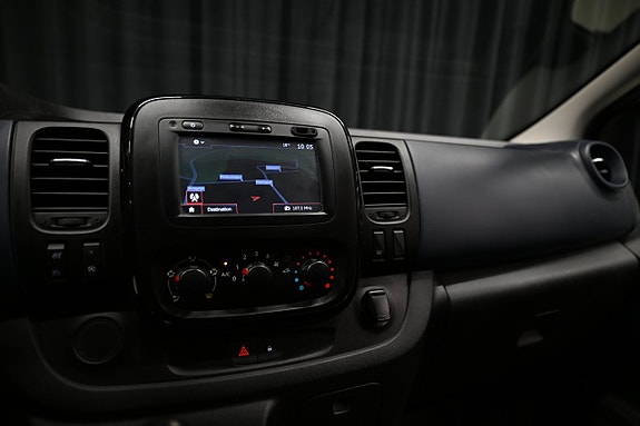 Opel Vivaro 24 of 27