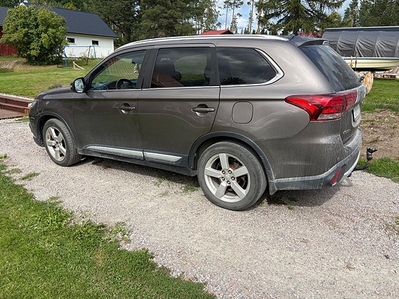 Mitsubishi Outlander 4 of 9
