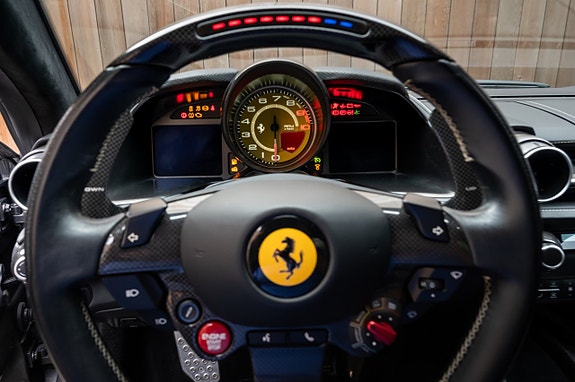 Ferrari 812 Superfast 27 of 30
