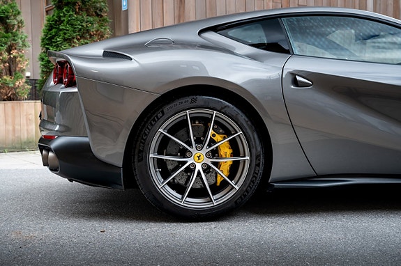 Ferrari 812 Superfast 15 of 30