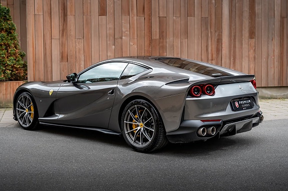 Ferrari 812 Superfast 9 of 30