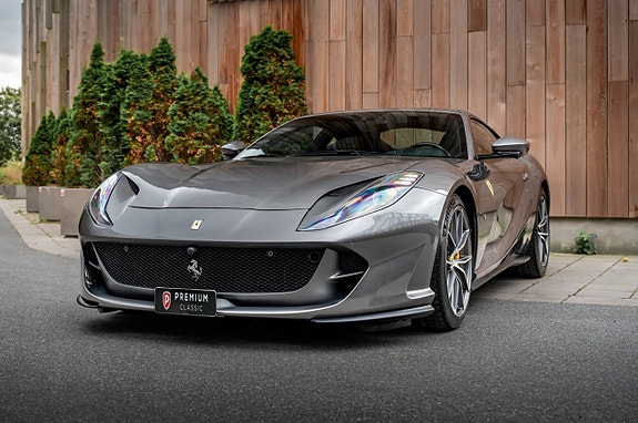 Ferrari 812 Superfast 4 of 30
