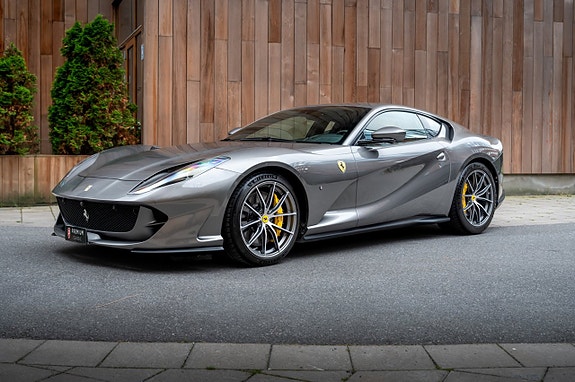 Ferrari 812 Superfast 5 of 30