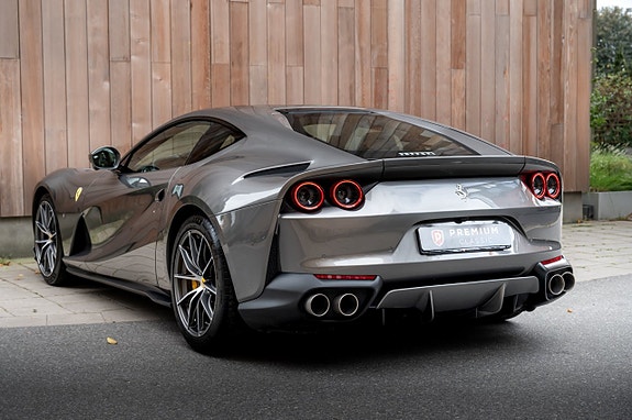 Ferrari 812 Superfast 10 of 30