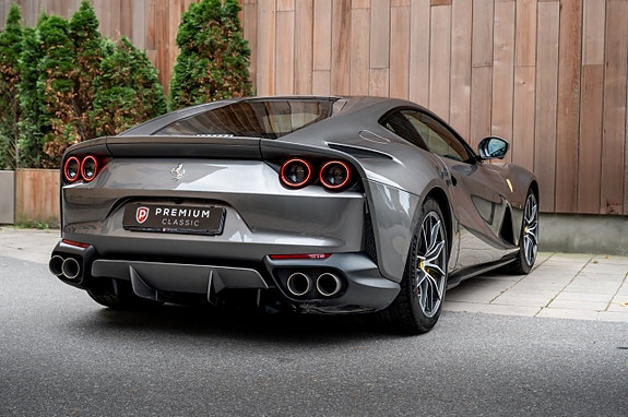 Ferrari 812 Superfast 12 of 30