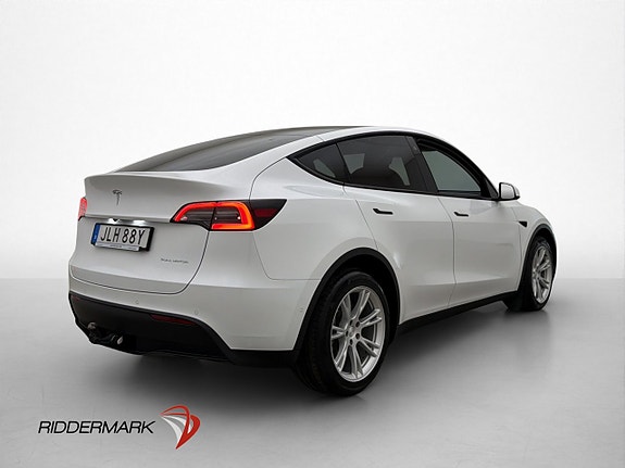 Tesla Model Y 9 of 30