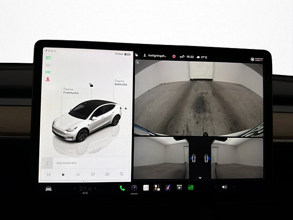 Tesla Model Y 24 of 30