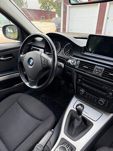 BMW 320d 5 of 5