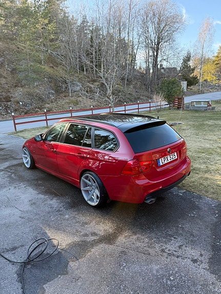 BMW 320d 3 of 5