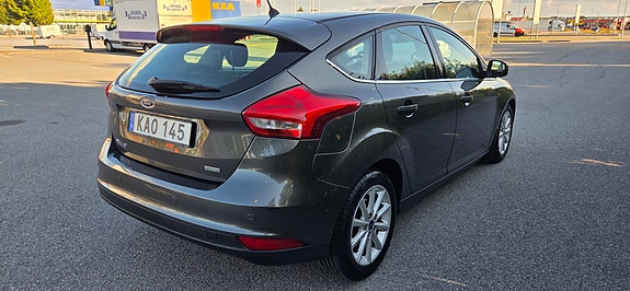 Ford Focus 2 of 11