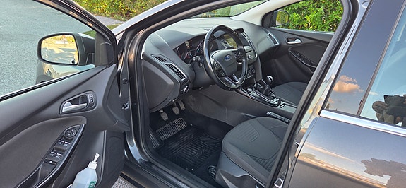 Ford Focus 7 of 11