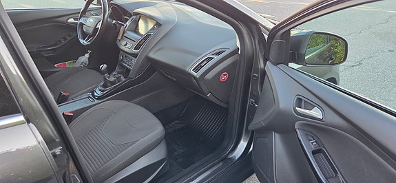 Ford Focus 9 of 11