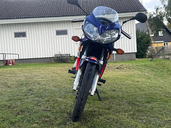 Honda Powersports CBR125R 0.125 7 of 7