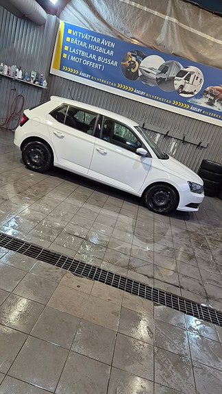 Skoda Fabia 2 of 5