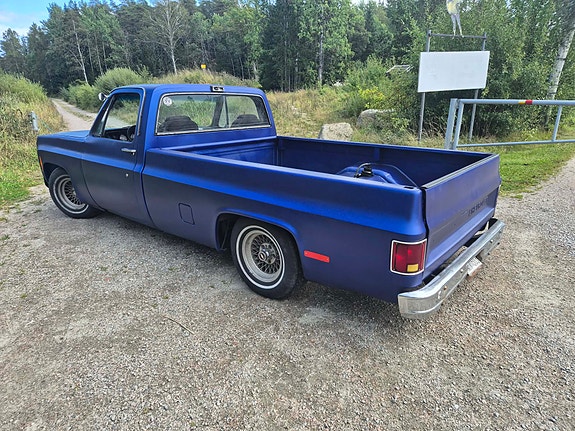 Chevrolet C10 2 of 5