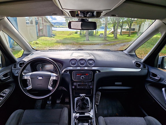 Ford Galaxy 8 of 21