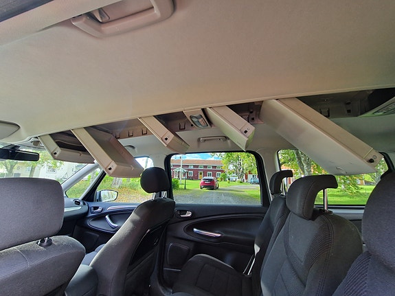 Ford Galaxy 7 of 21