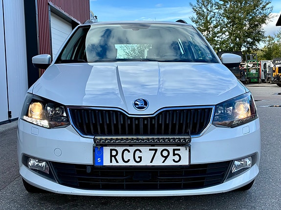 Skoda Fabia 2 of 16