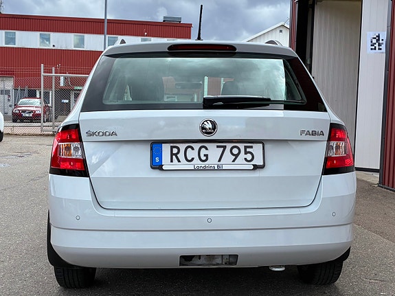 Skoda Fabia 4 of 16