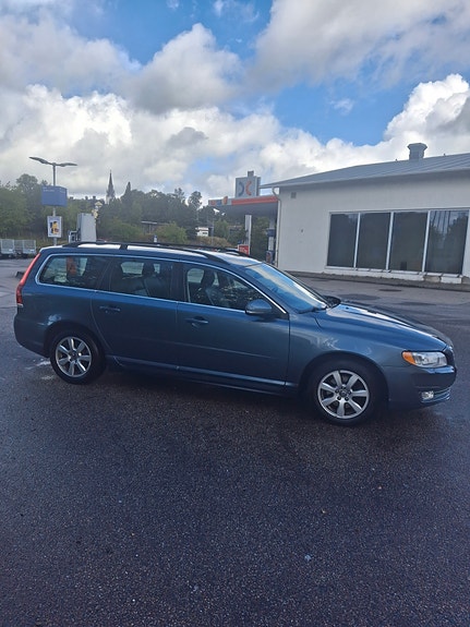 Volvo V70 7 of 9