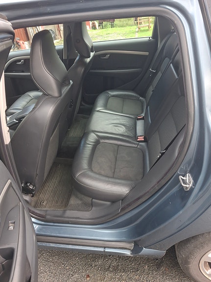 Volvo V70 6 of 9