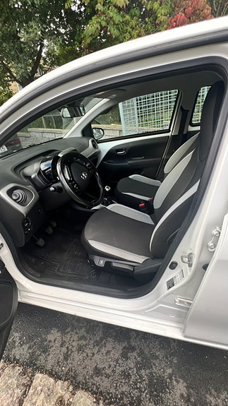 Toyota Aygo 2 of 5