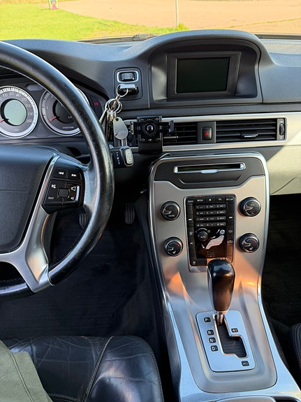 Volvo V70 10 of 13