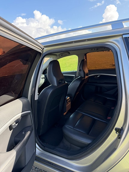Volvo V70 11 of 13