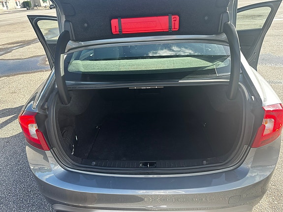 Volvo S60 8 of 8
