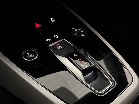 Audi Q4 e-tron 25 of 30