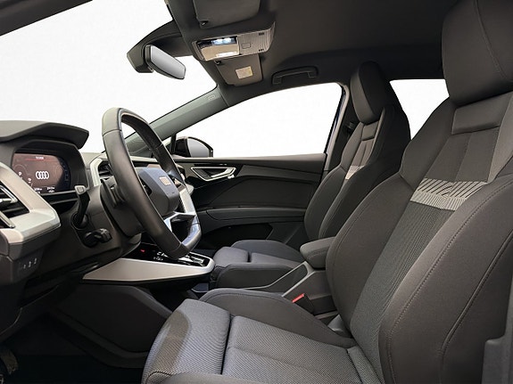 Audi Q4 e-tron 13 of 30