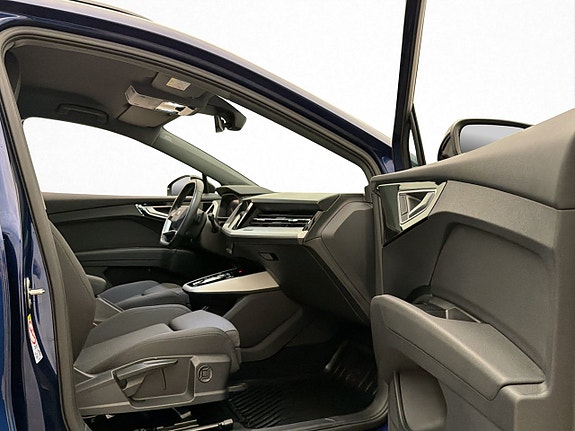 Audi Q4 e-tron 26 of 30