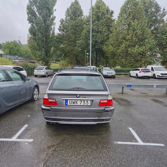 BMW 320i 7 of 8